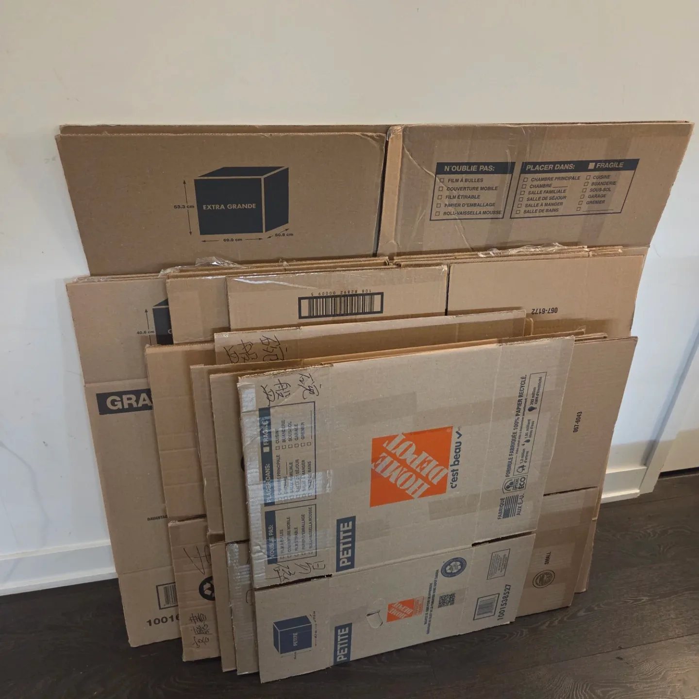 15 Moving Boxes and 4 Moving Bags image indicator(2)