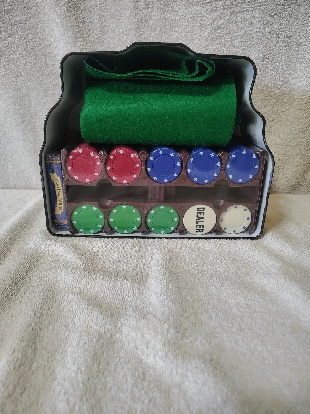 Poker Set with Chips, Cards, and Felt image indicator(2)