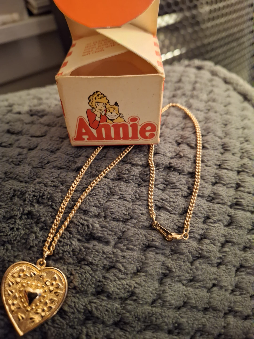 Avon Annie Pendant Necklace - Gold - photo 5