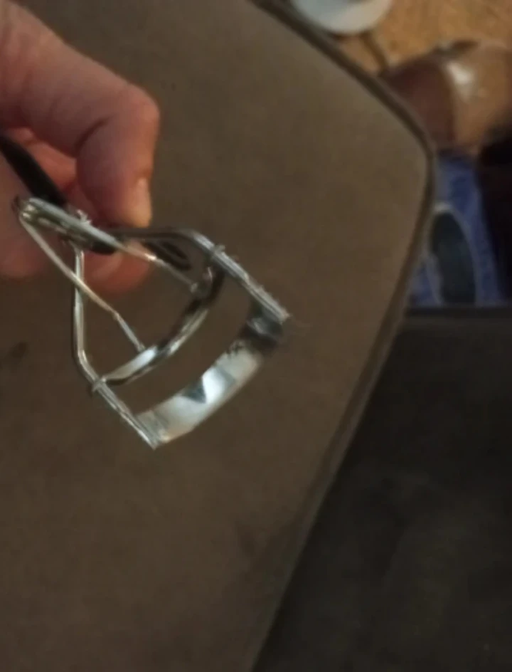 Eyelash Curler - photo 2