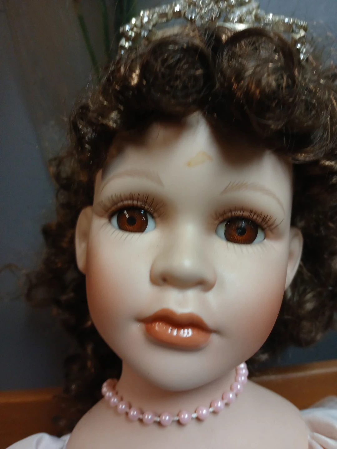 Porcelain Doll with pale Pink Dress - photo 4