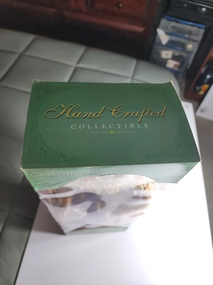 Century Collection Porcelain Doll (Collectible) image indicator(6)