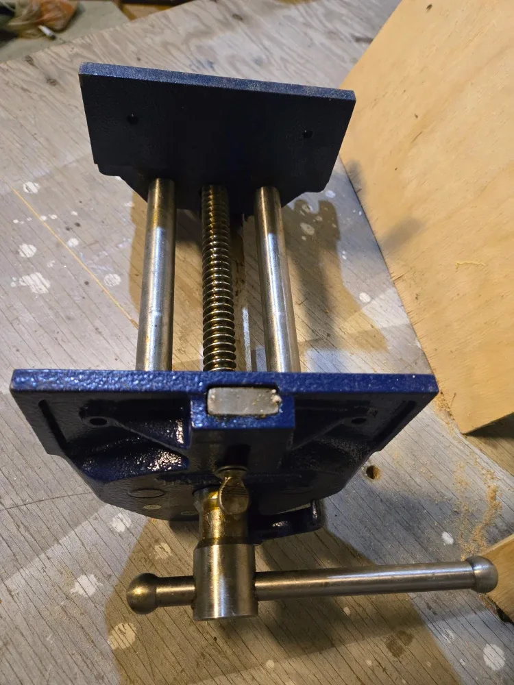 Heavy duty Vise (8")