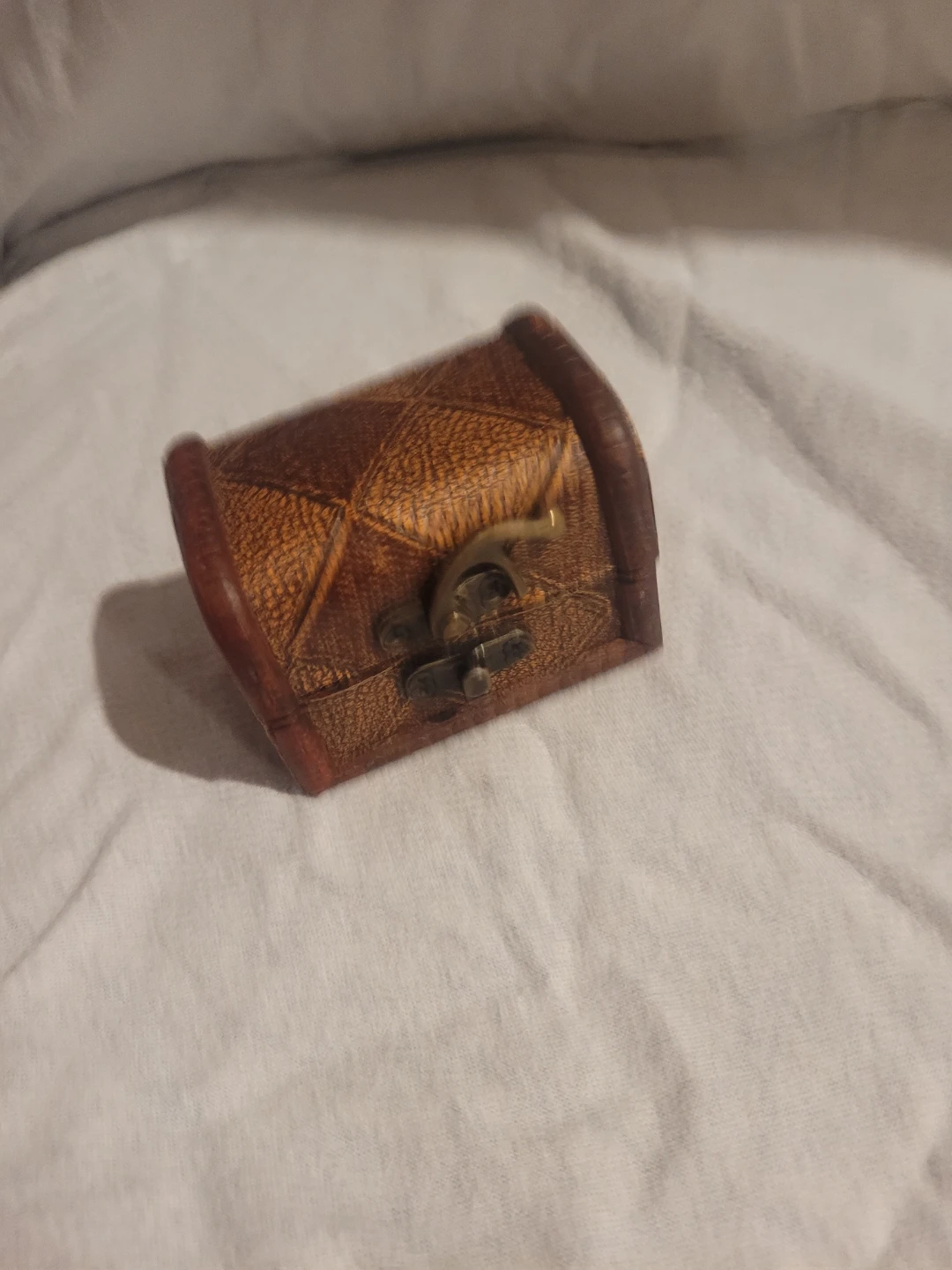 Small Wooden Treasure Chest - photo 4
