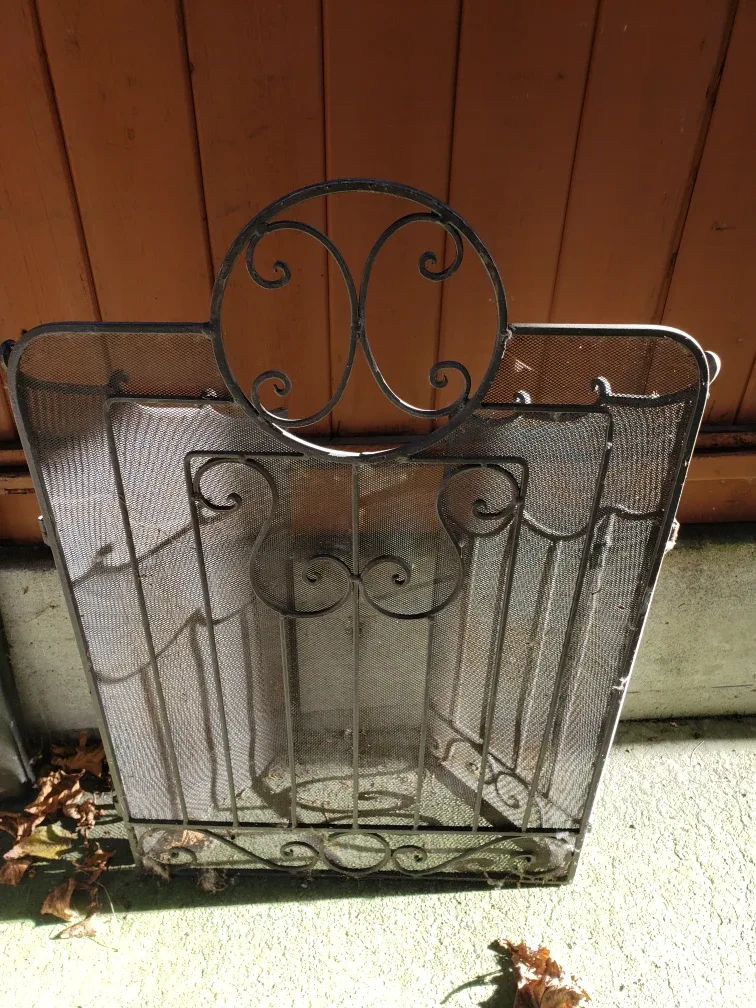 Wrought Iron Fireplace Screen image indicator(3)