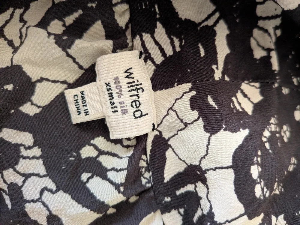 Aritzia Wilfred 100% silk dress image indicator(3)