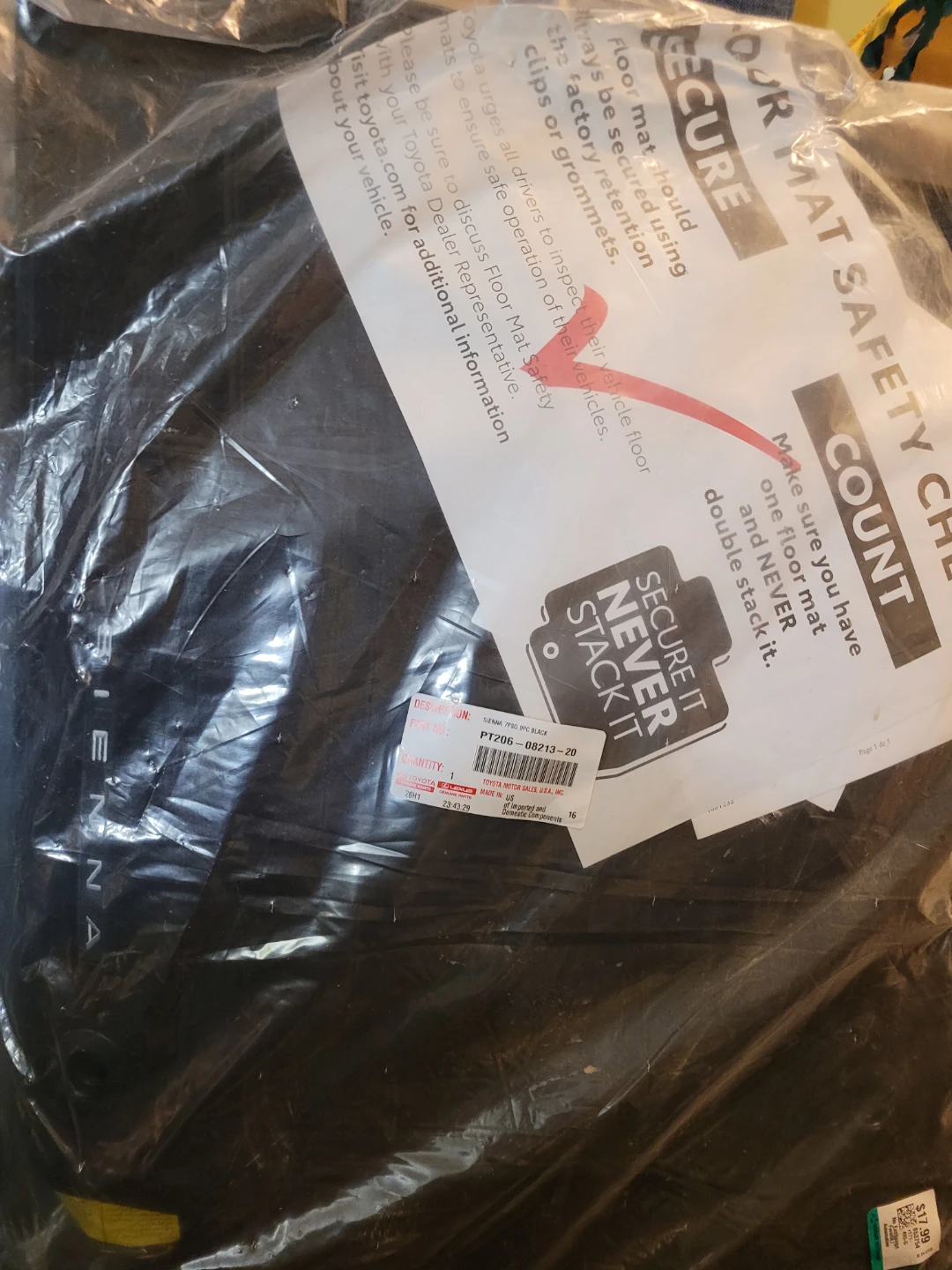 New Toyota Sienna Carpet Floor Mats - Black - photo 4