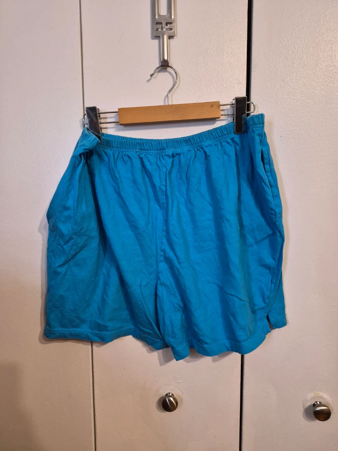 Random clothing pieces image indicator(3)