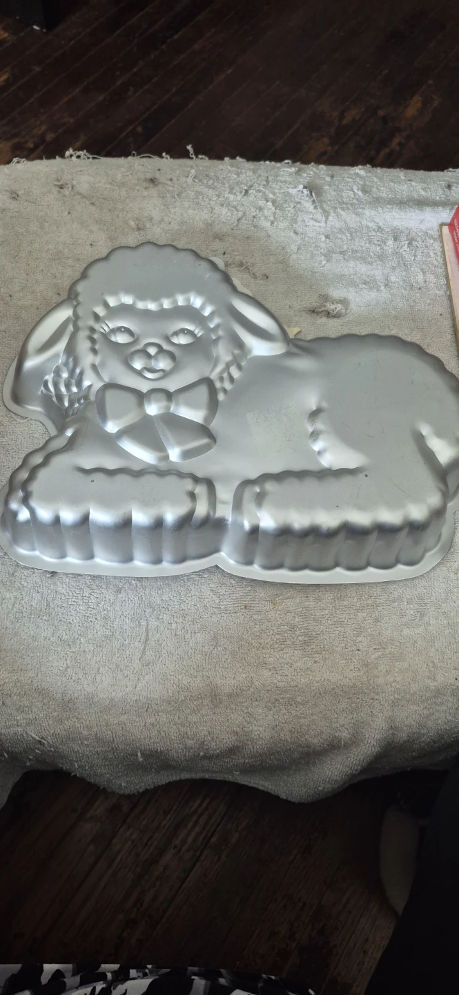 Vintage Wilton Lamb Cake Pan - photo 2
