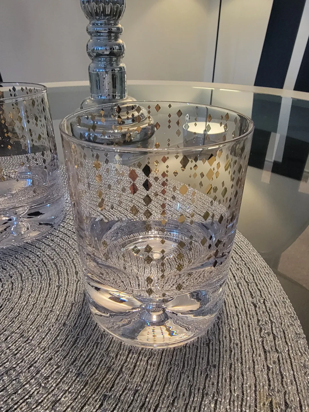 Set of 4 Diamond Patterned Drinking Glasses