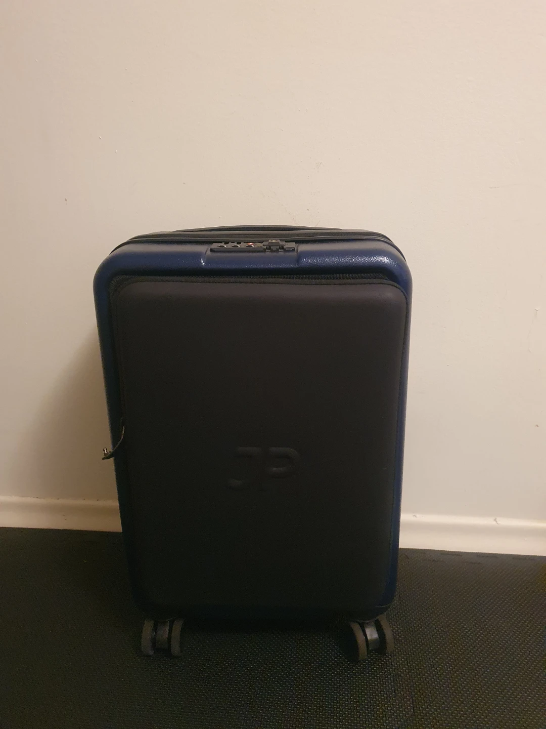Laptop Carry-On Luggage - photo 2