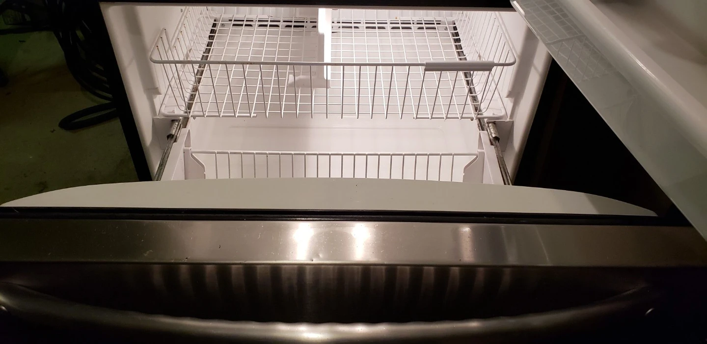 Amana Refrigerator **NEED GONE ASAP** - photo 4