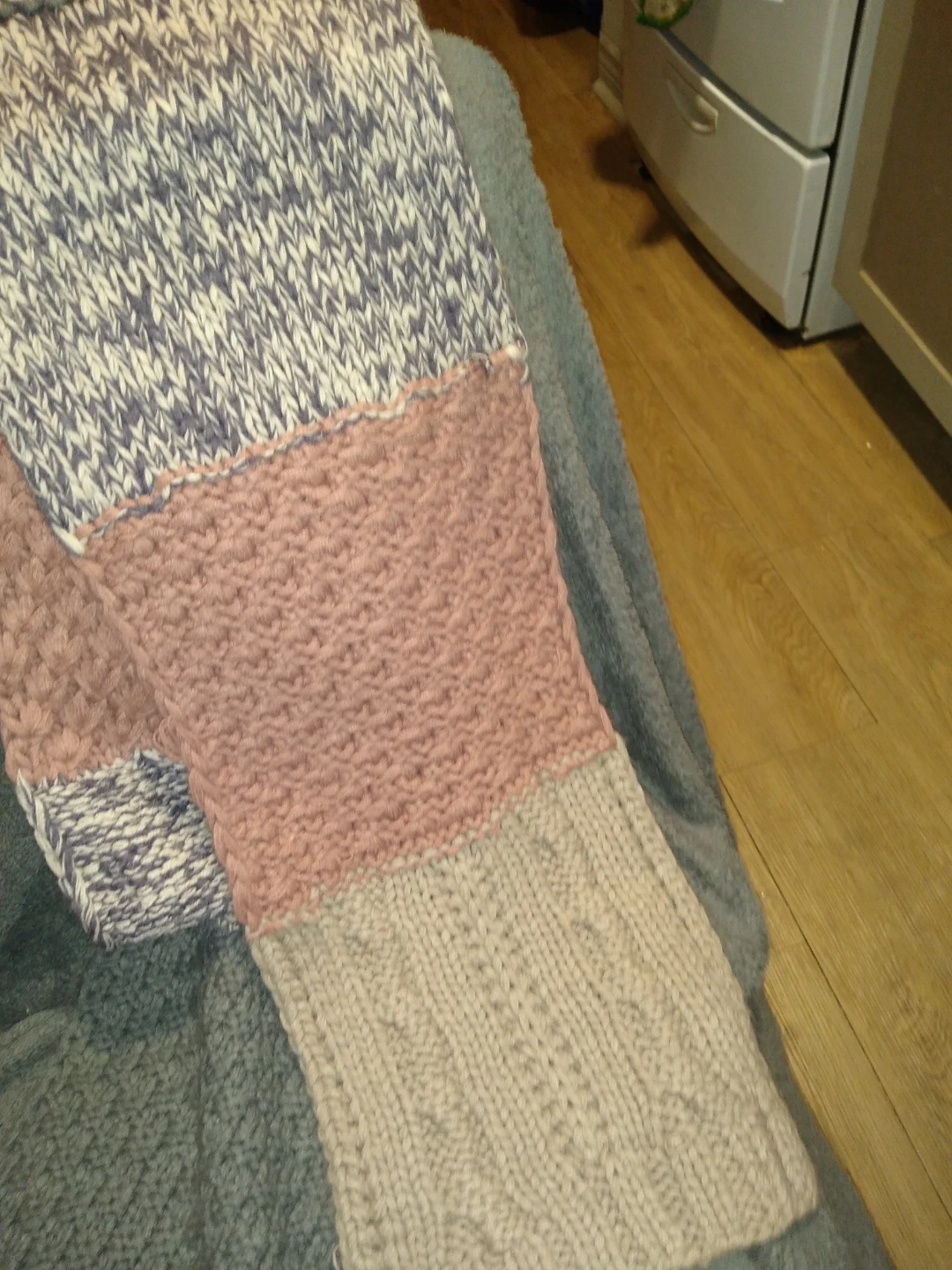 Cozy hand knit scarf - photo 2