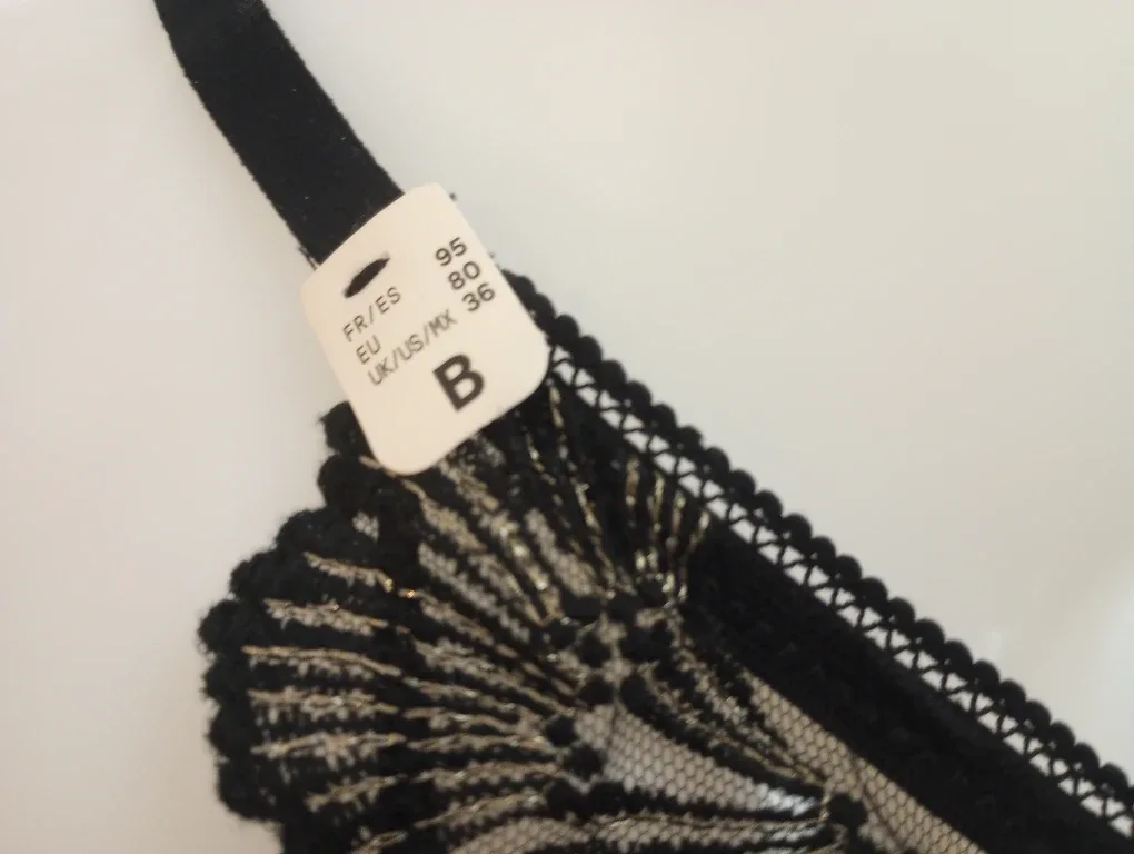 NWT Etam Triangle Bra 36B image indicator(4)