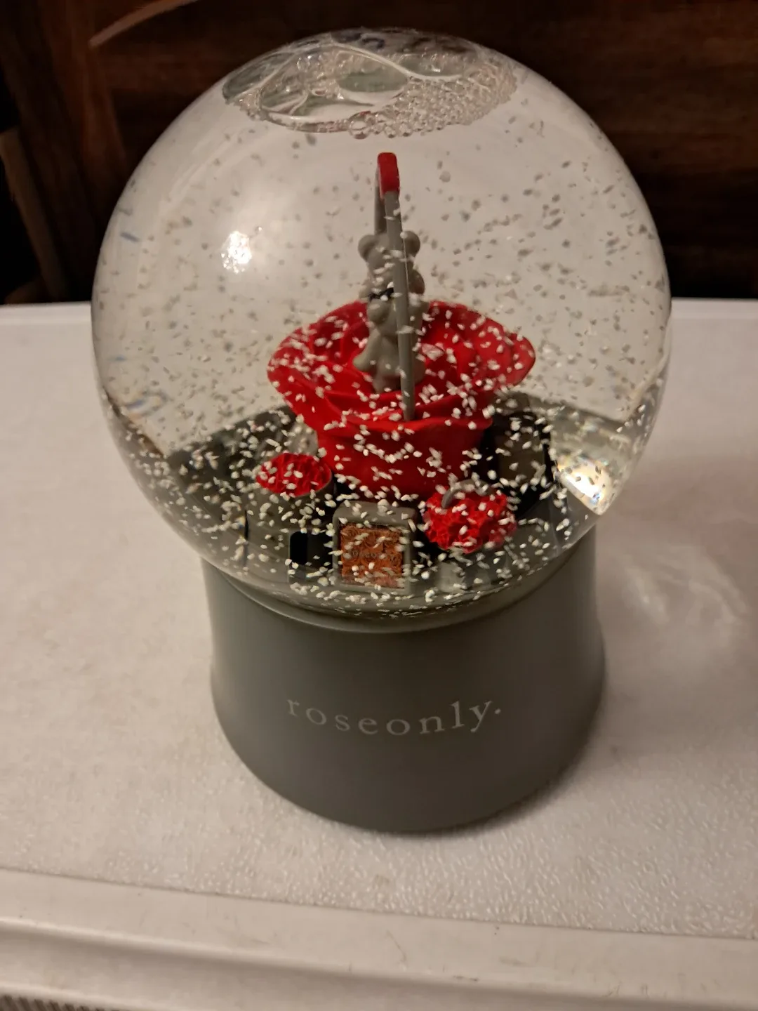 Roseonly Snow Globe