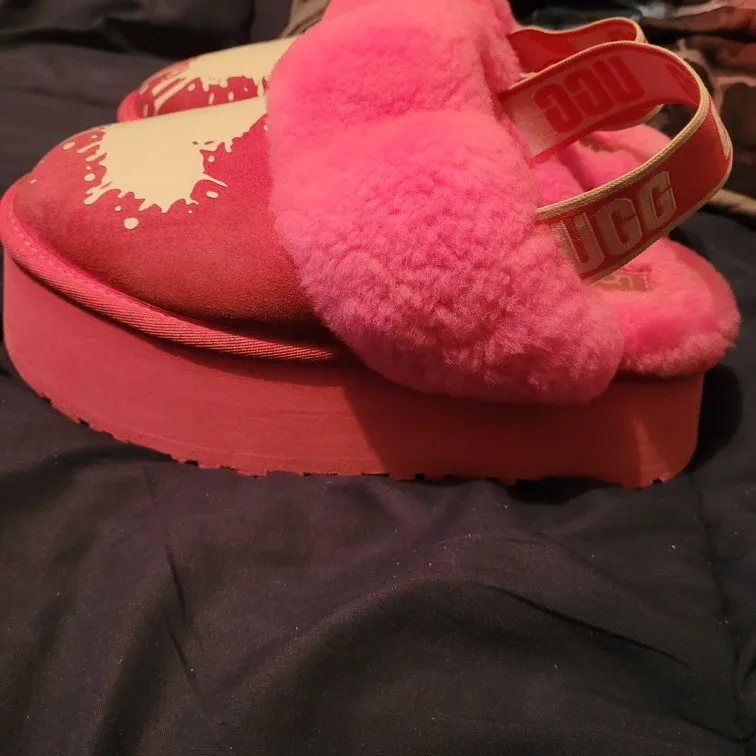 UGG Pink Fluff Yeah Slides