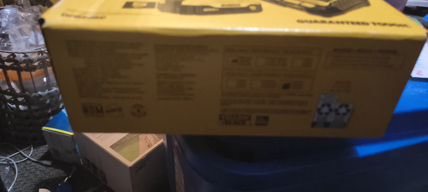 DeWalt DCB205C 20V Battery and Charger Kit - NEW - photo 4