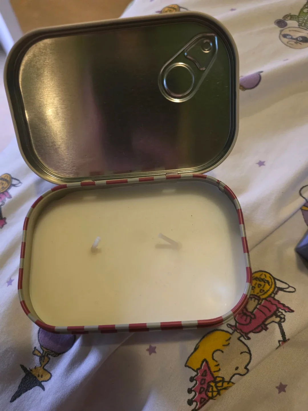 lemon candle (notes of tangerine & strawb) image indicator(3)