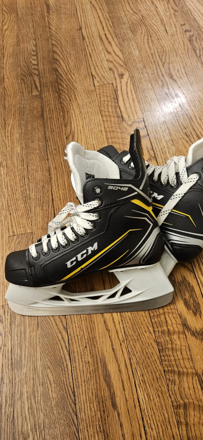 New Ice Skates - Size US 4