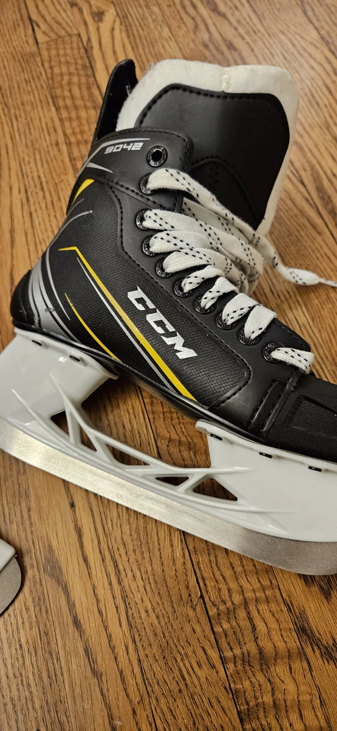 New Ice Skates - Size US 4 - photo 3