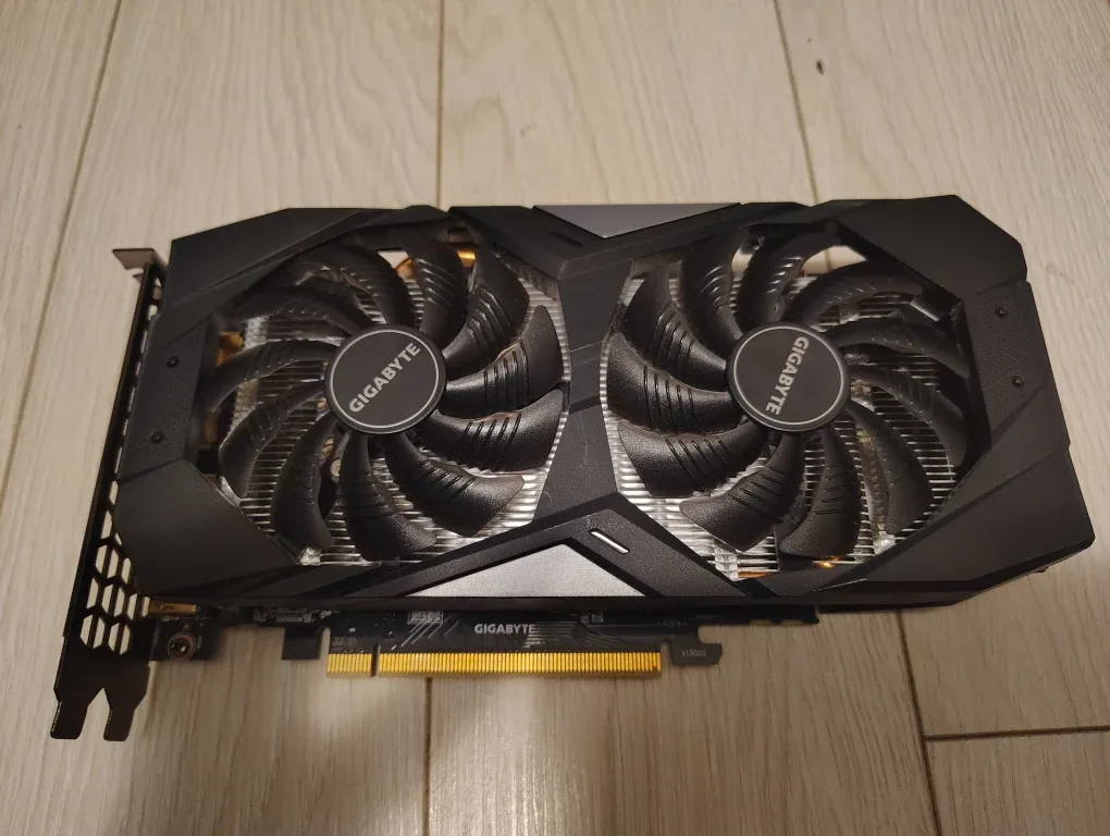 Used for 2 weeks Gigabyte GeForce GTX 1660 OC 6G Graphics Card