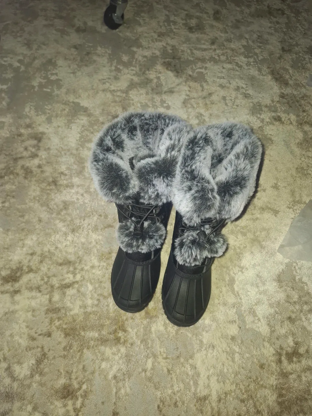 Winter boots  size 4 Brand NEW