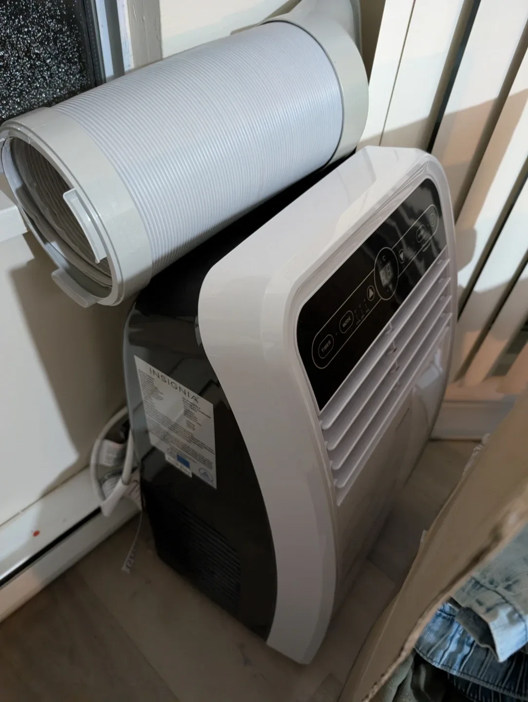 Insignia Portable Air Conditioner NS-AC8PWH9-C