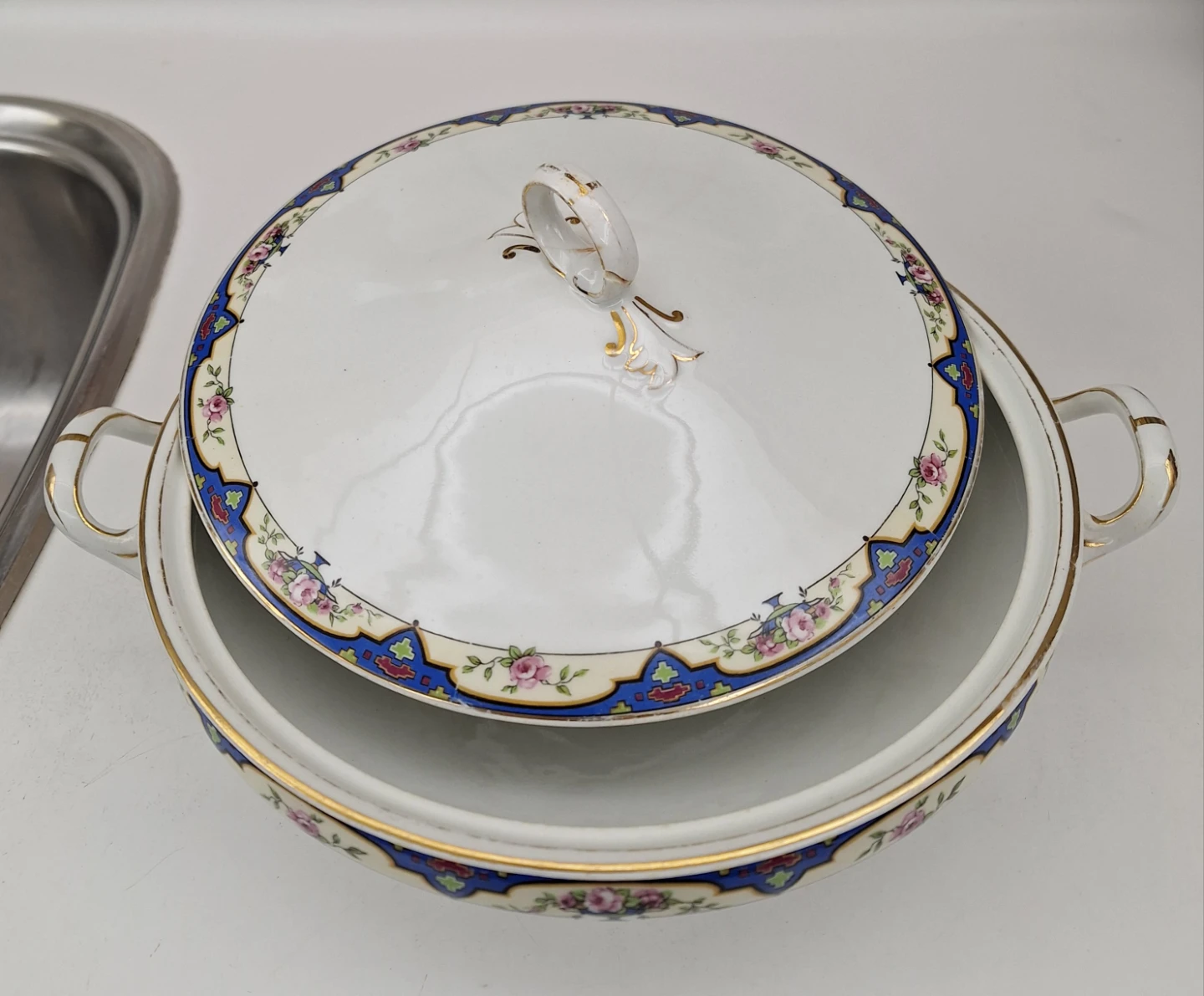 Covered Serving Dish - photo 2