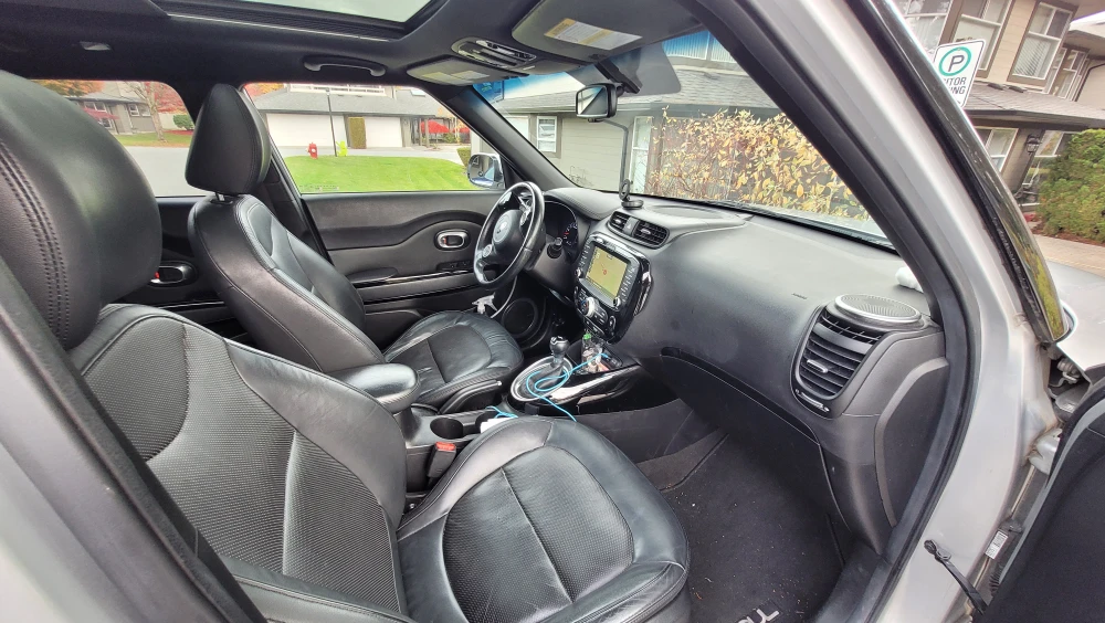 2015 Kia Soul (Top Trim) - Panoramic Sunroof, Leather, Nav! - photo 5