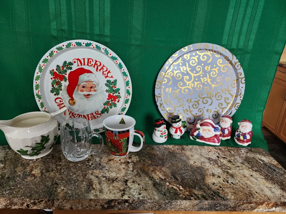 Christmas Trays, Mugs, and Figurines CLEANOUT