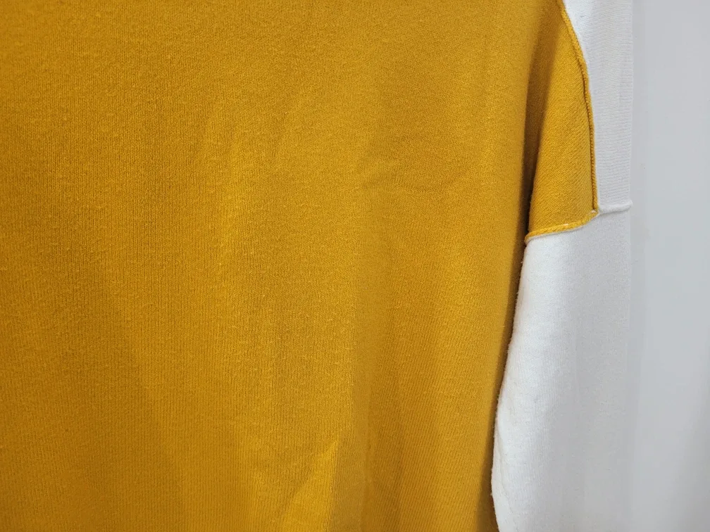 French Connection Sweater - Size M #Cleanout image indicator(4)