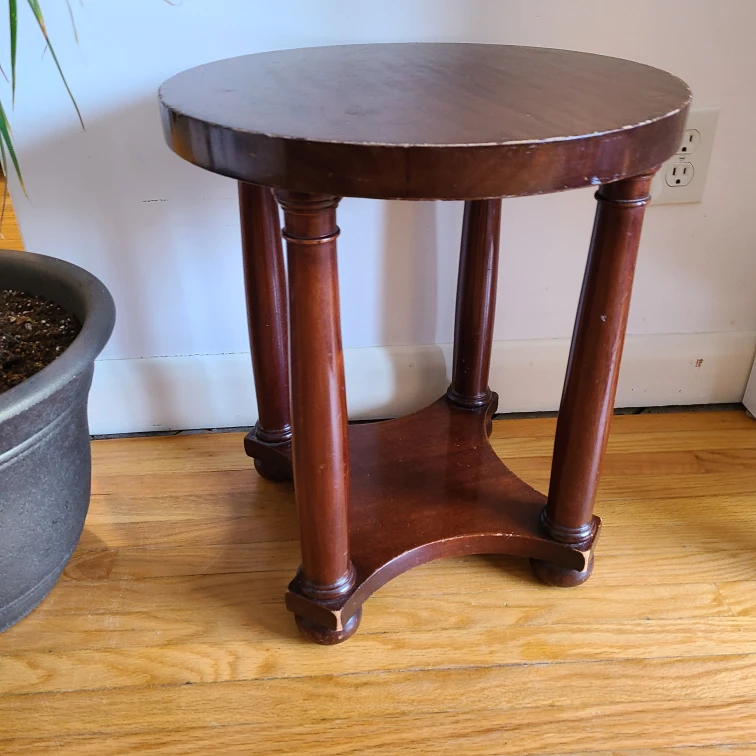 Round Wooden Side Table for $10! - photo 4