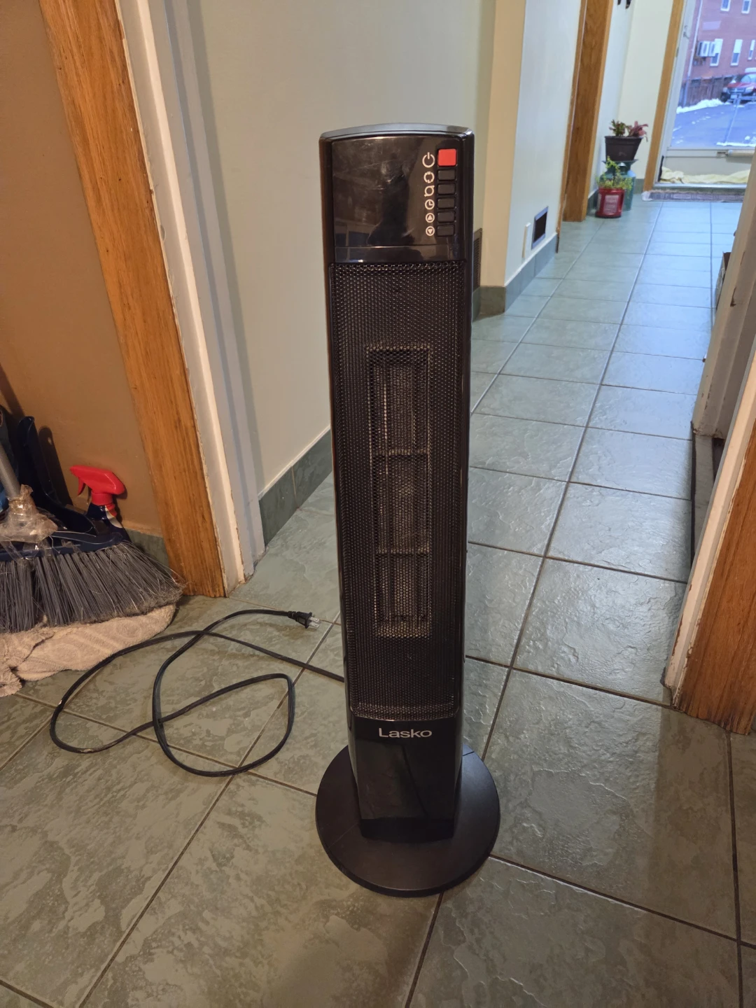 Lasko Black Tower Heater