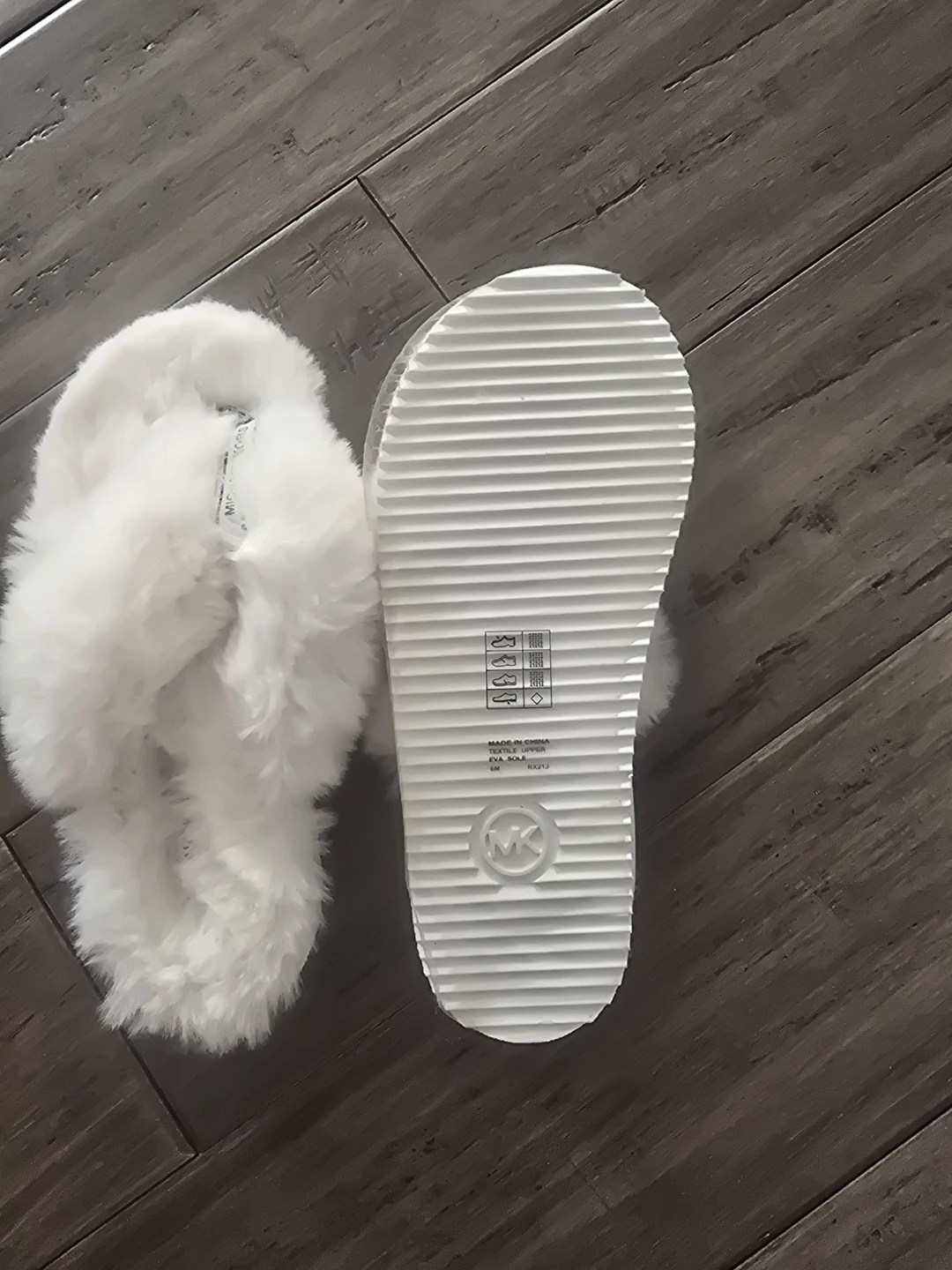 Michael Kors White Furry Slippers - Size 6M - photo 2