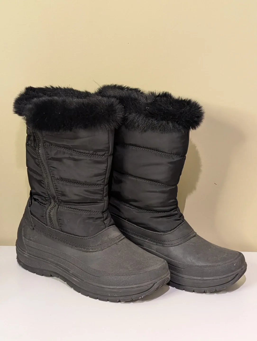 Arctic Tracks Black Winter Boots - Size 7 image indicator(2)