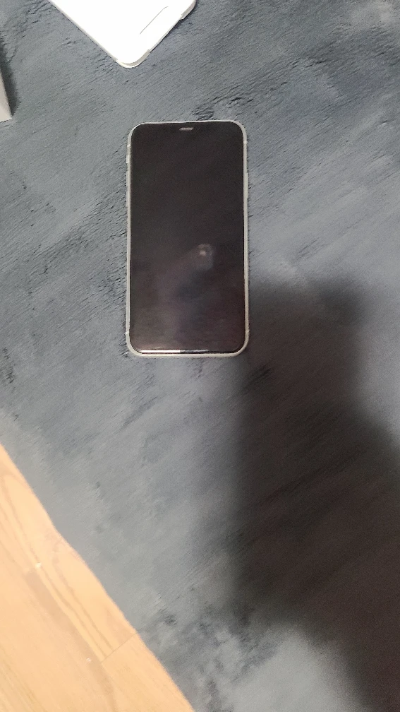I phone 11 - photo 3