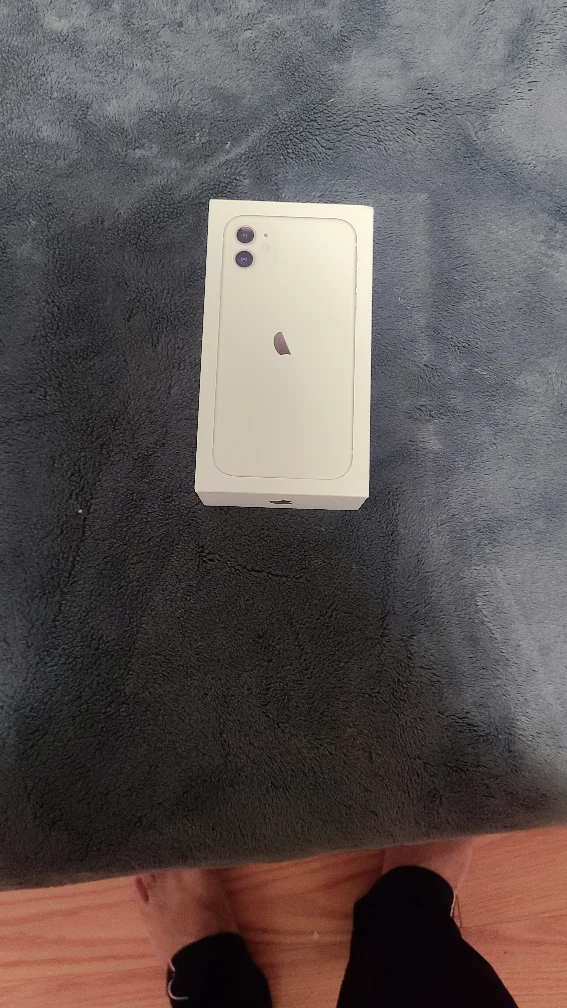 I phone 11 - photo 4