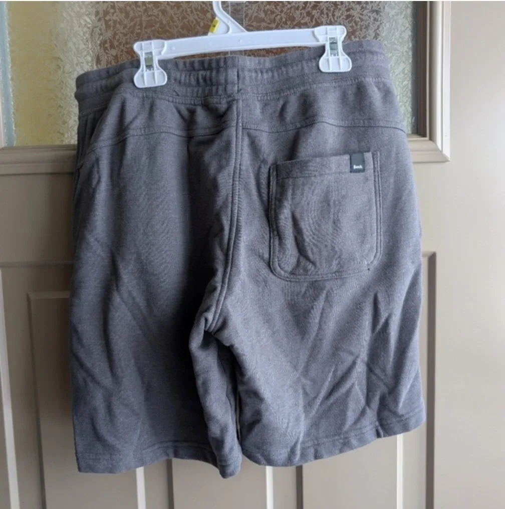 Mens sz med Bench sweat shorts image indicator(2)