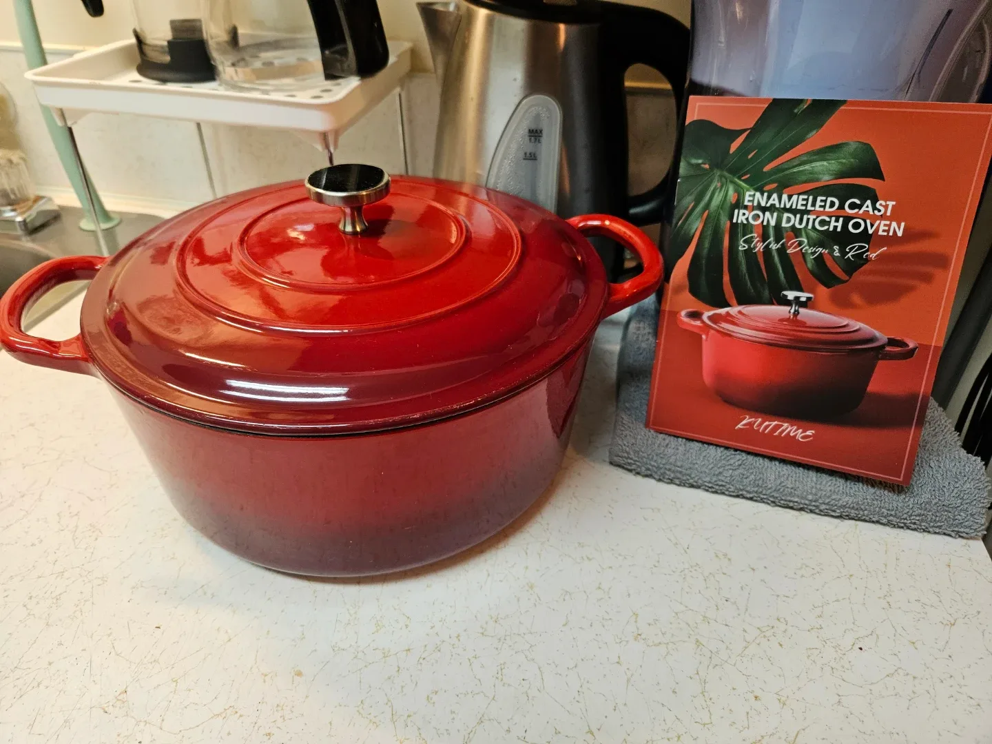 Kutime Cast Iron Dutch Oven - 6 Quarts image indicator(2)