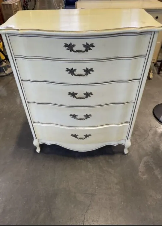 VINTAGE 5 DRAWER HIGHBOY DRESSER