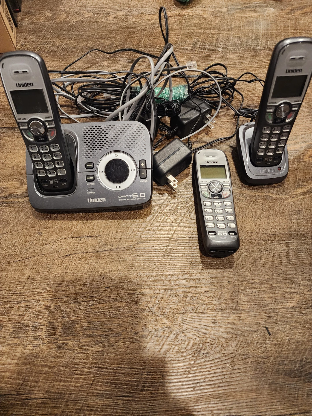 Uniden DECT 6.0 Digital Answering System