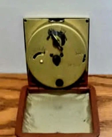 Vtg. Sentinel Hand Winding Travel Clock image indicator(5)