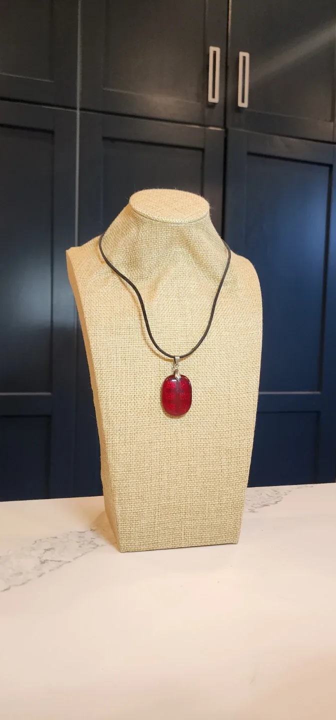 Red Stone Pendant Necklace image indicator(2)