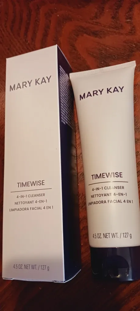 NEW !! Mary Kay TimeWise 4-in-1 Cleanser - New! image indicator(2)