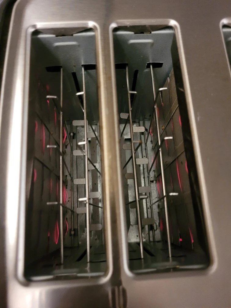 Toastmaster 4-Slice Toaster - photo 4