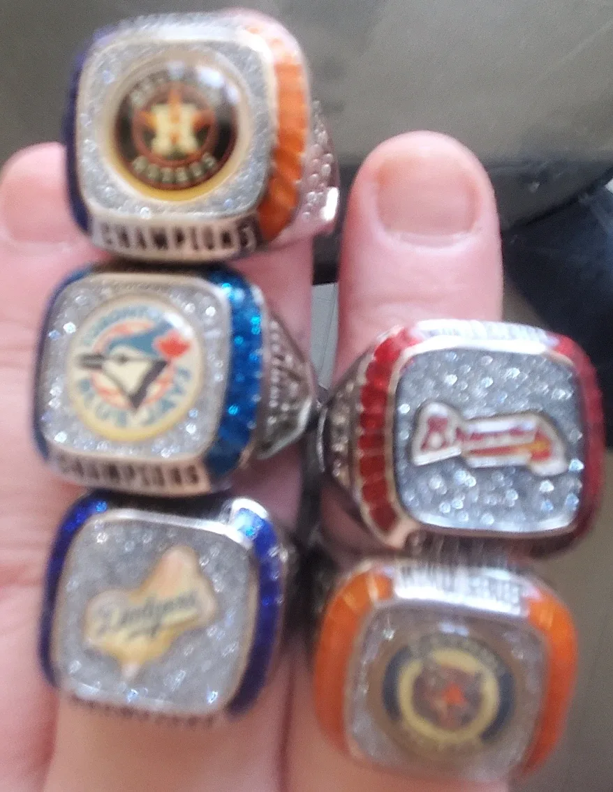 MLB Championship Rings image indicator(3)