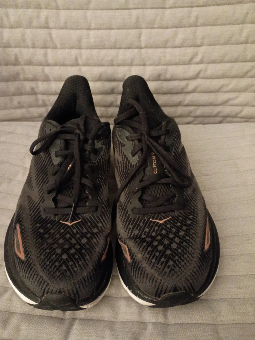 Hoka Clifton 9 Running Shoes size 8 b