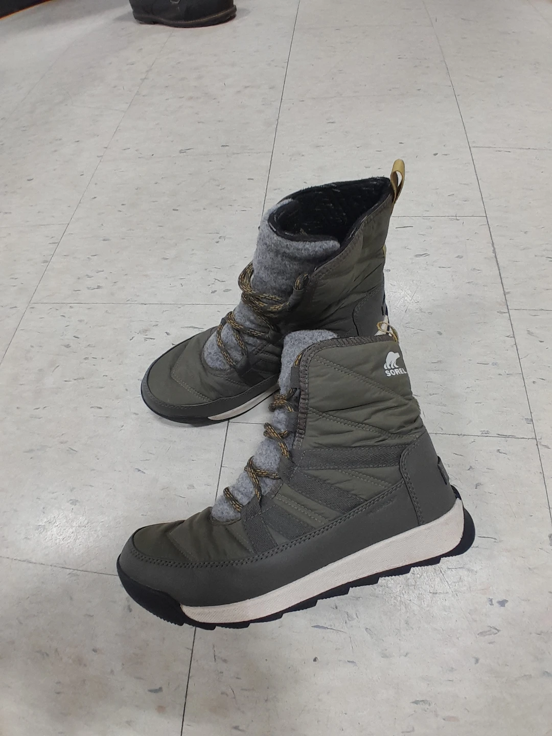 Sorel Women's Winter Boots Size 7.5 - photo 2