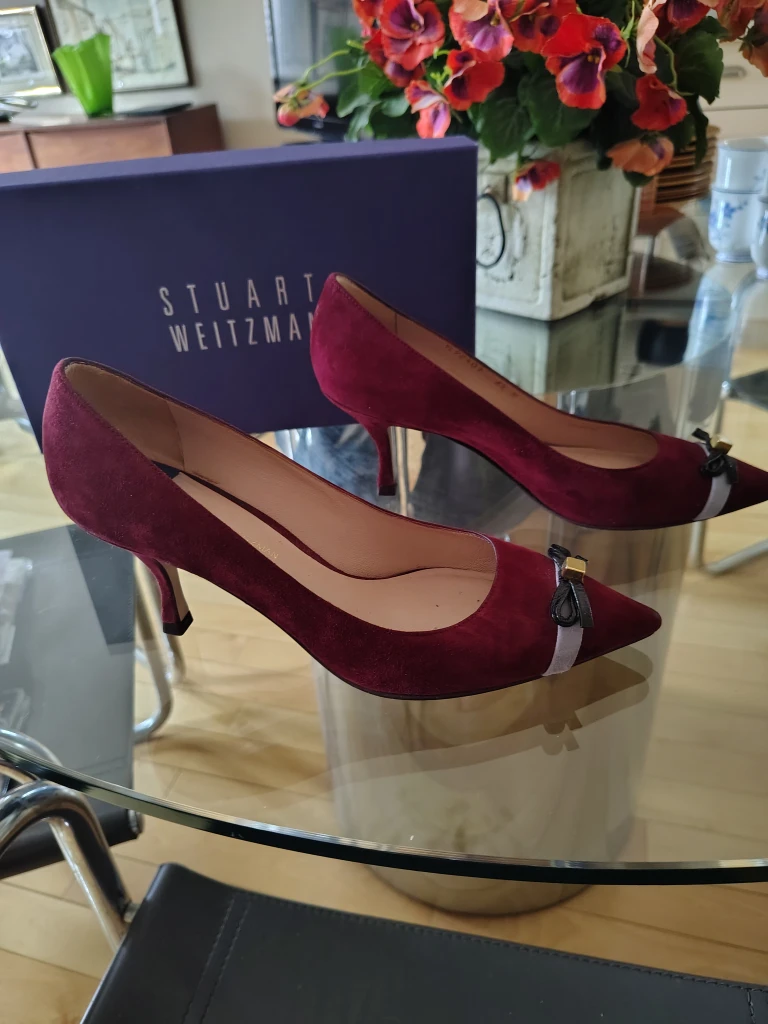 Stuart Weitzman Suede Pumps – Size 6.5 (fit more like a 7) - photo 4
