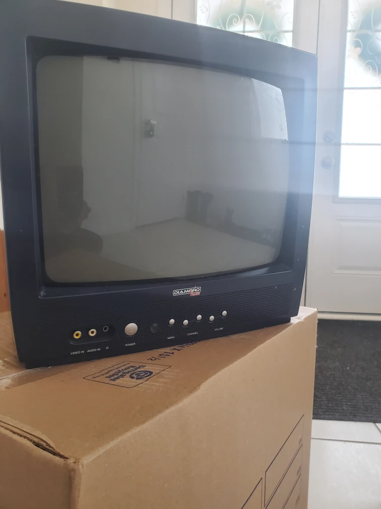Diamond Vision CRT TV - photo 4